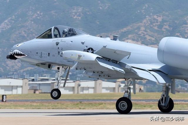 A-10疣猪攻击机的凶悍力量，A-10疣猪攻击机的震撼力量