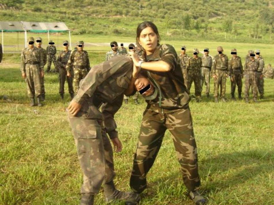 中国人民解放军仪仗队女兵训练视频，展现新时代巾帼英雄的风采，中国人民解放军仪仗队女兵训练视频，展现新时代巾帼英雄风采