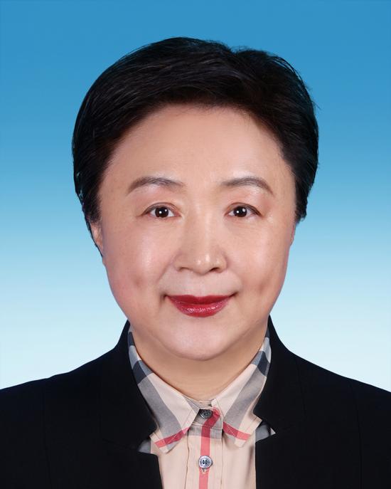 辽宁舰长张峥个人简历，辽宁舰长张峥个人简历，海军上将的辉煌历程