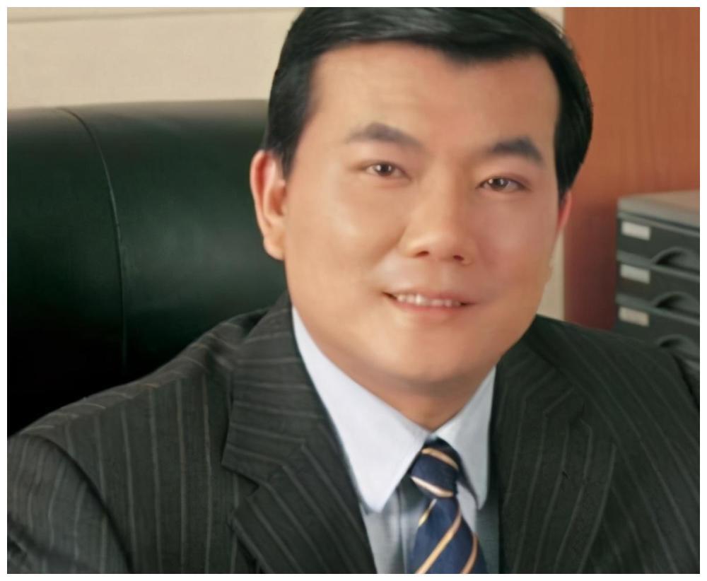 军事频道主持人周雷，声音与影像中的铁血战士，军事频道主持人周雷，铁血战士的声音与影像风采