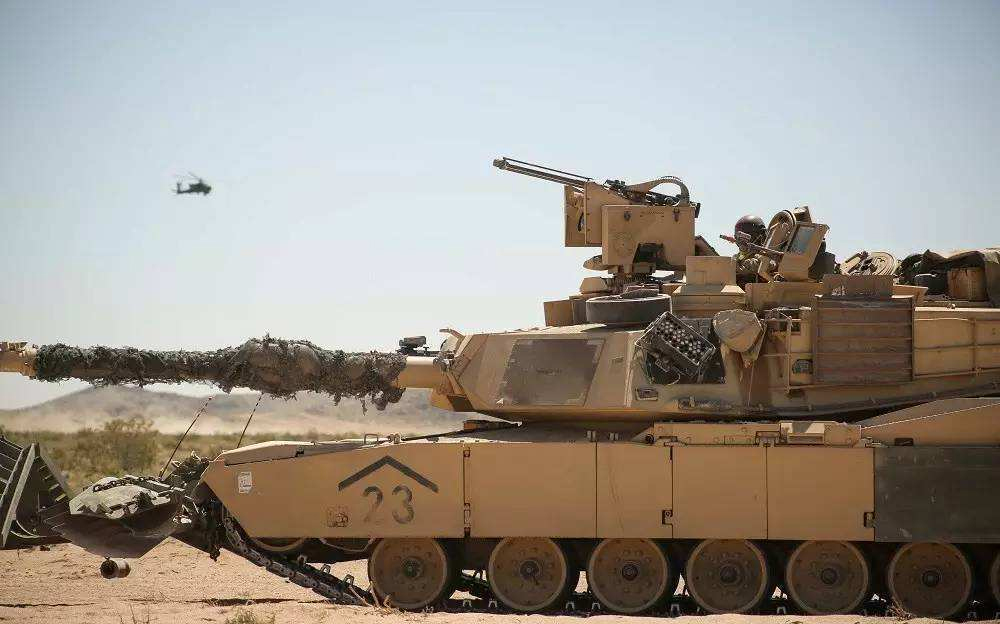 M1A2 SEPV4主战坦克，现代陆战之王的杰出代表，M1A2 SEPV4主战坦克，现代陆战之王的典范