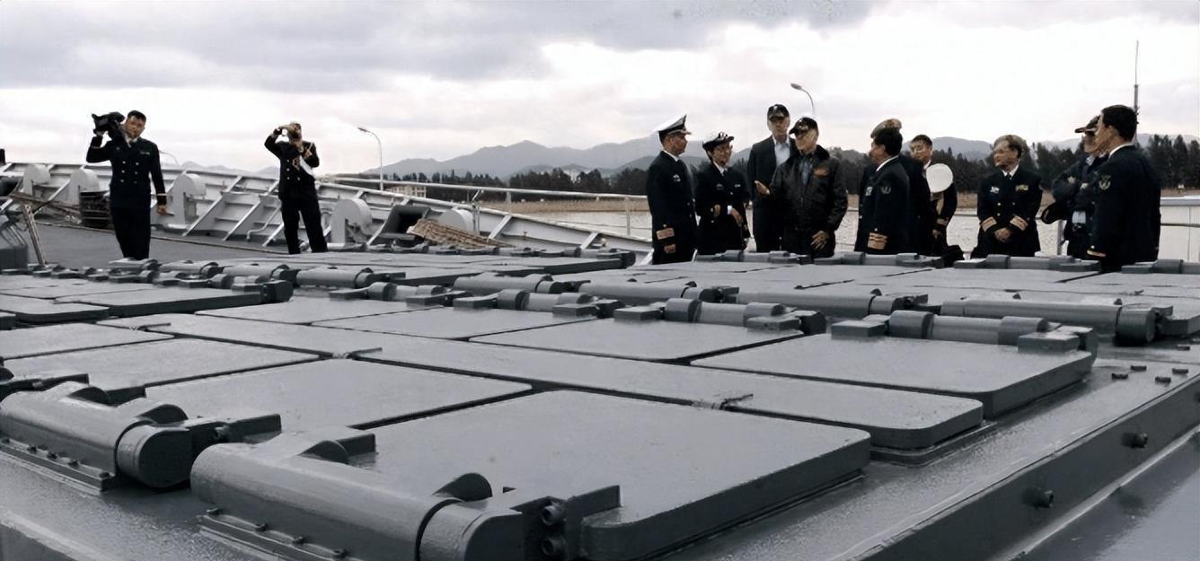 中国海外军舰的数量与布局，全球视野下的军事力量投射，全球视野下，中国海外军舰数量与布局揭秘，军事力量投射分析