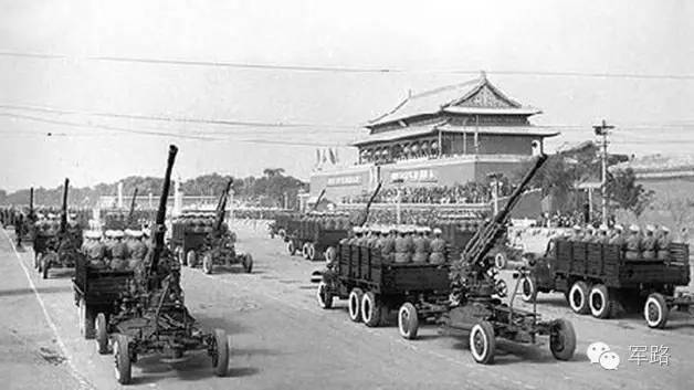 国庆阅兵，展现内地风采，香港的独特地位与未来合作展望，国庆阅兵展现内地风采，香港的独特地位与合作未来的展望