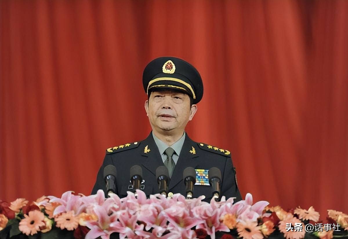 集团军总司令与战区司令长官，职位高低之探讨，集团军总司令与战区司令长官，职位等级与权责探讨