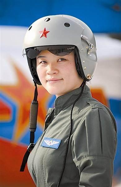 女飞行员张晓佳，翱翔天际的璀璨星辰，女飞行员张晓佳，翱翔天际的星辰璀璨之旅