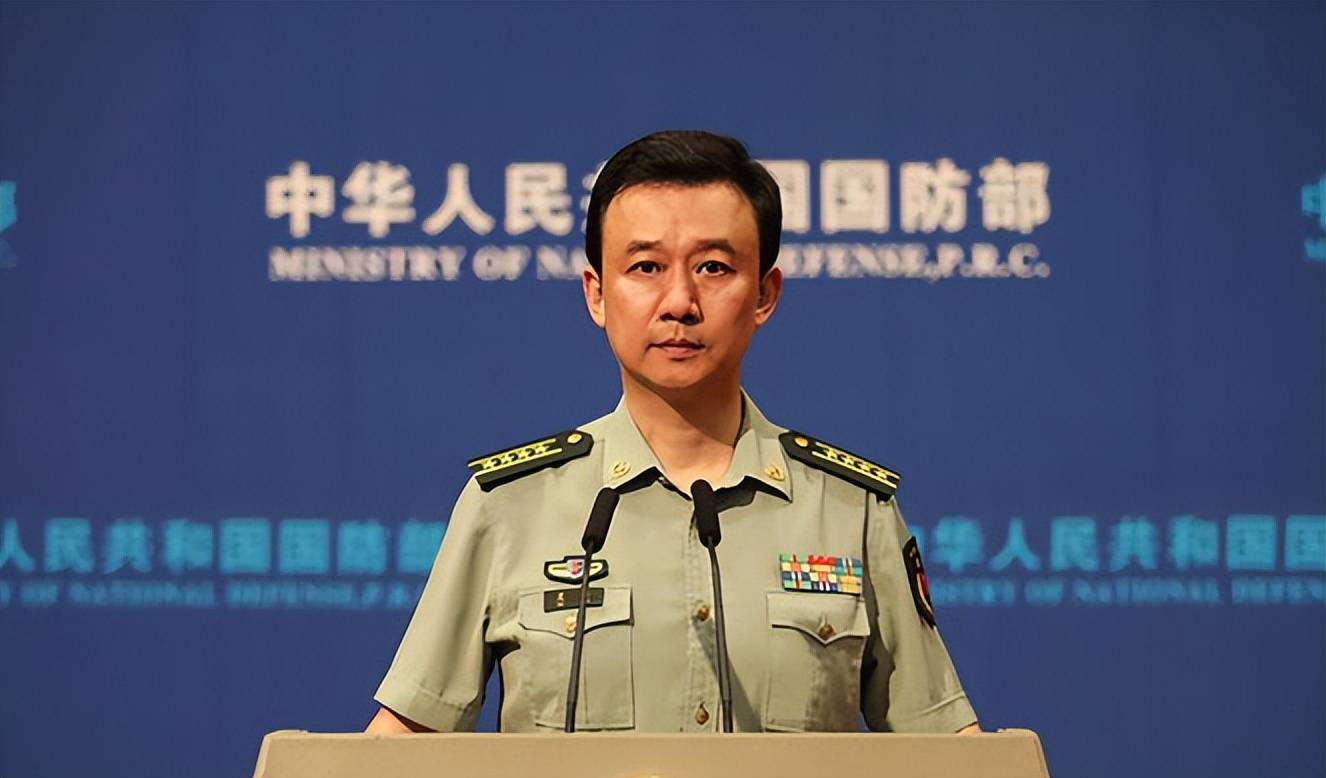 最近特火的海军大校发言人，塑造新时代的军事形象代言人，海军大校发言人塑造新时代军事形象代言人风采