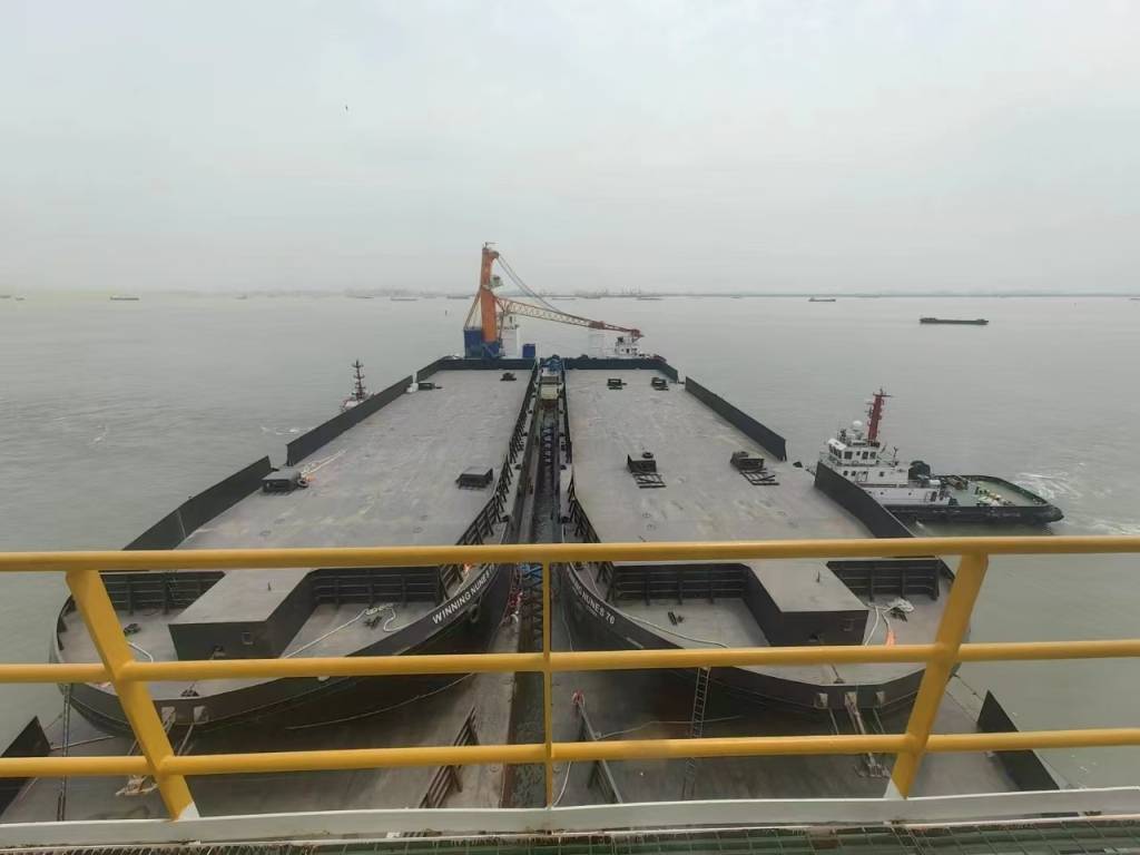 半潜船浮箱安装技术，原理、流程与关键要素分析，半潜船浮箱安装技术详解，原理、流程与关键要素探讨