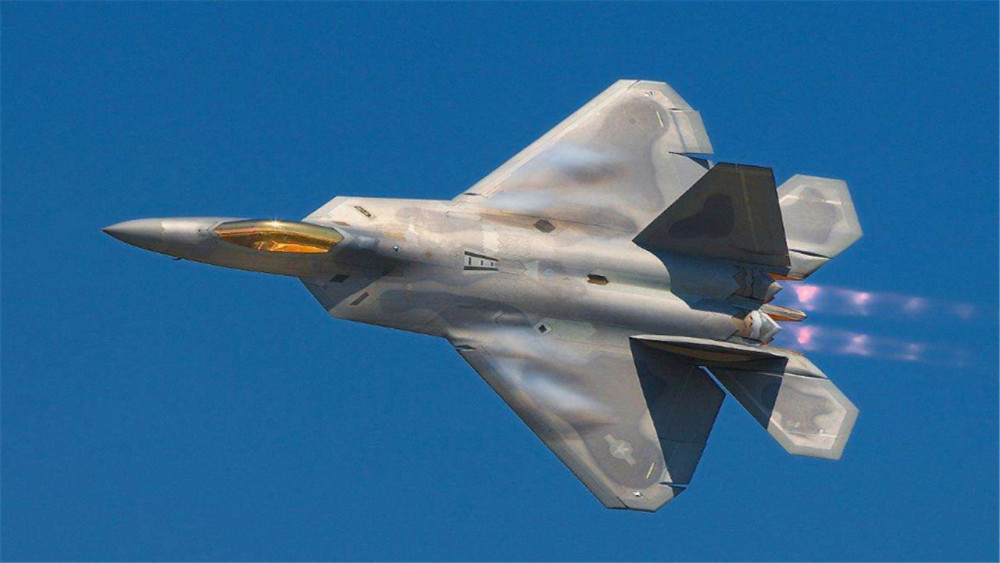 苏57与F-22，空中霸主之争，苏57与F-22，空中霸主之争对决揭秘