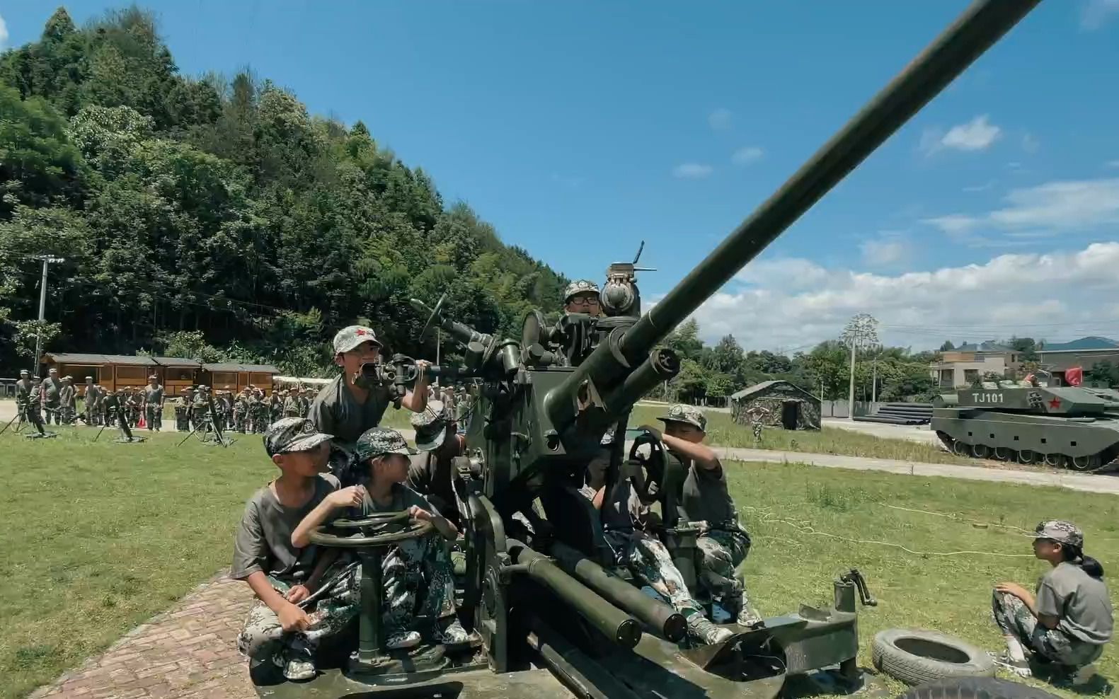 揭秘中国军工利器，37毫米高射炮，揭秘中国军工利器，威力强大的37毫米高射炮