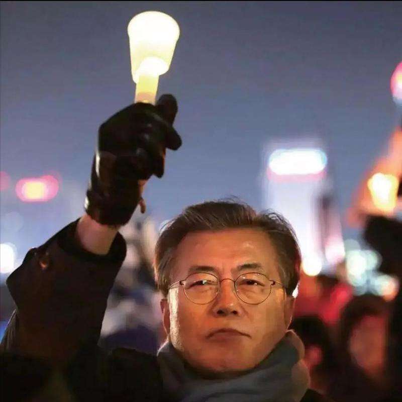 文在寅为什么可以全身而退，多维度解析其成功因素，多维度解析文在寅成功因素，为何能够全身而退？