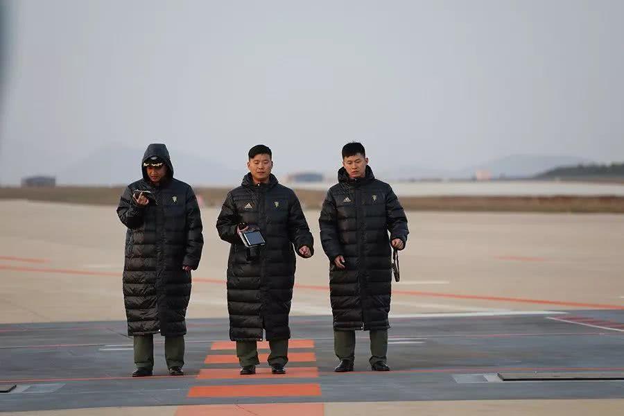 歼15训练视频，揭示中国海军航空兵力量的成长与蜕变，歼15训练视频展现中国海军航空兵力量的蜕变与成长