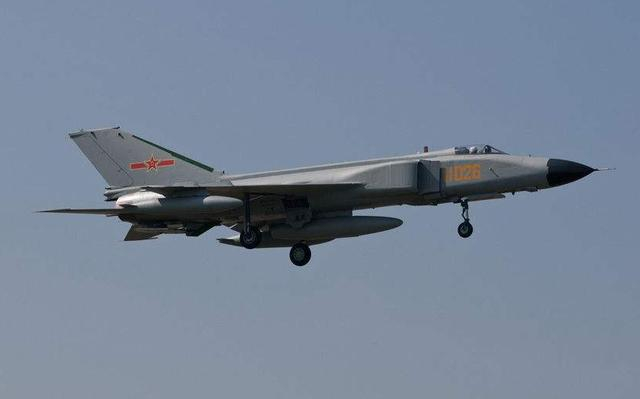 歼八战斗机发展图，中国空军战斗力量的持续壮大与升级之路，歼八战斗机发展图揭秘，中国空军战斗力量的壮大与升级之路