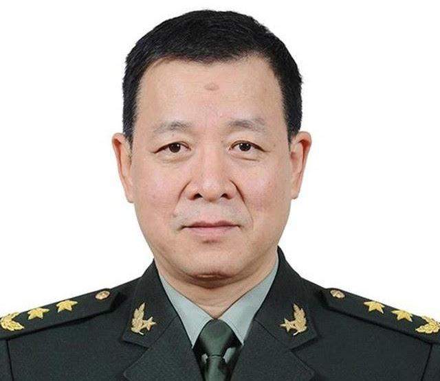 国防大学封长虹少将的卓越生涯，一位军事领袖的简历，国防大学封长虹少将卓越军事生涯一览