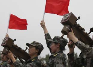 中国女民兵阅兵，展现新时代巾帼英雄风采，中国女民兵阅兵，展现新时代巾帼英雄风采闪耀全场