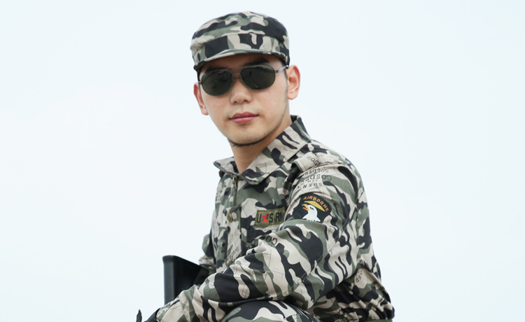 迷彩服