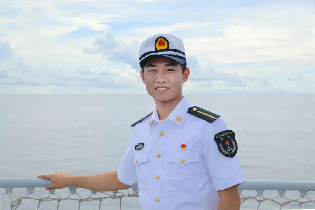 昆明舰，我国新一代战舰的杰出代表，昆明舰，中国新一代战舰的璀璨明珠