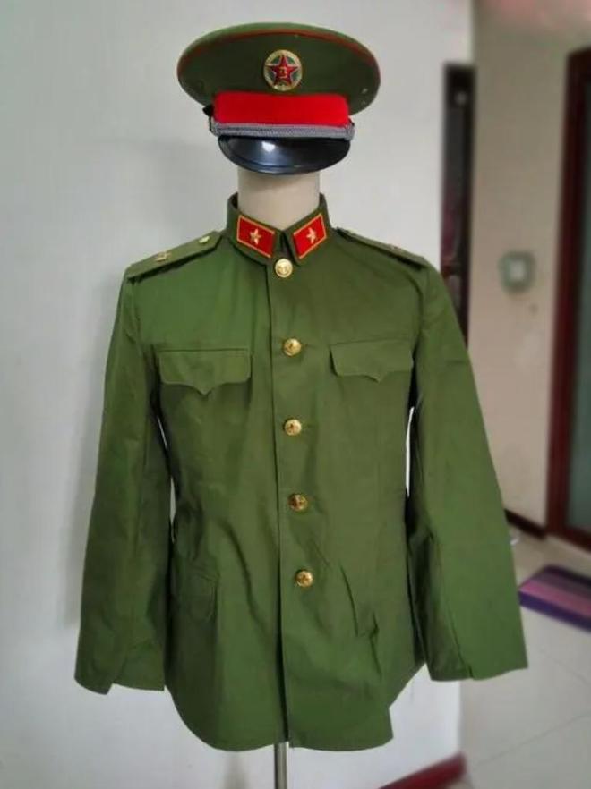 探索中国军队的新风貌，87式士兵常服，揭秘中国军队新风貌，87式士兵常服风采展示