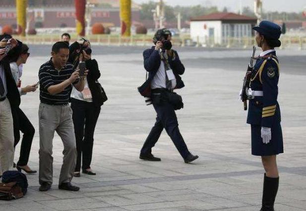 中国女兵仪仗队图片大全大图,荣耀与力量的展现,中国女兵仪仗队风采,荣耀与力量的完美展现