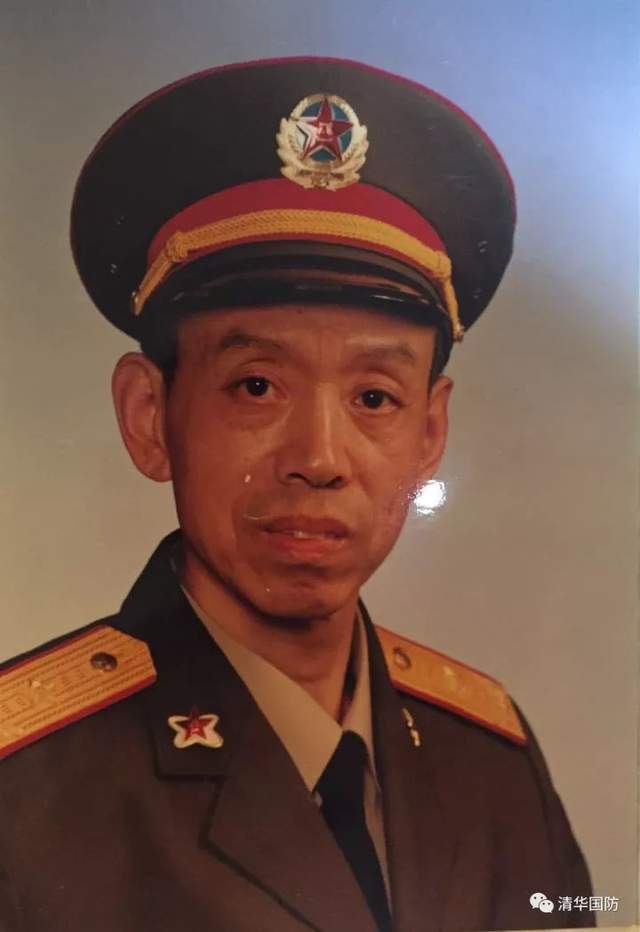 丁晓兵将军与儿子丁陶,两代军人的荣耀与传承,两代军人的荣耀传承,丁晓兵将军与儿子丁陶的故事