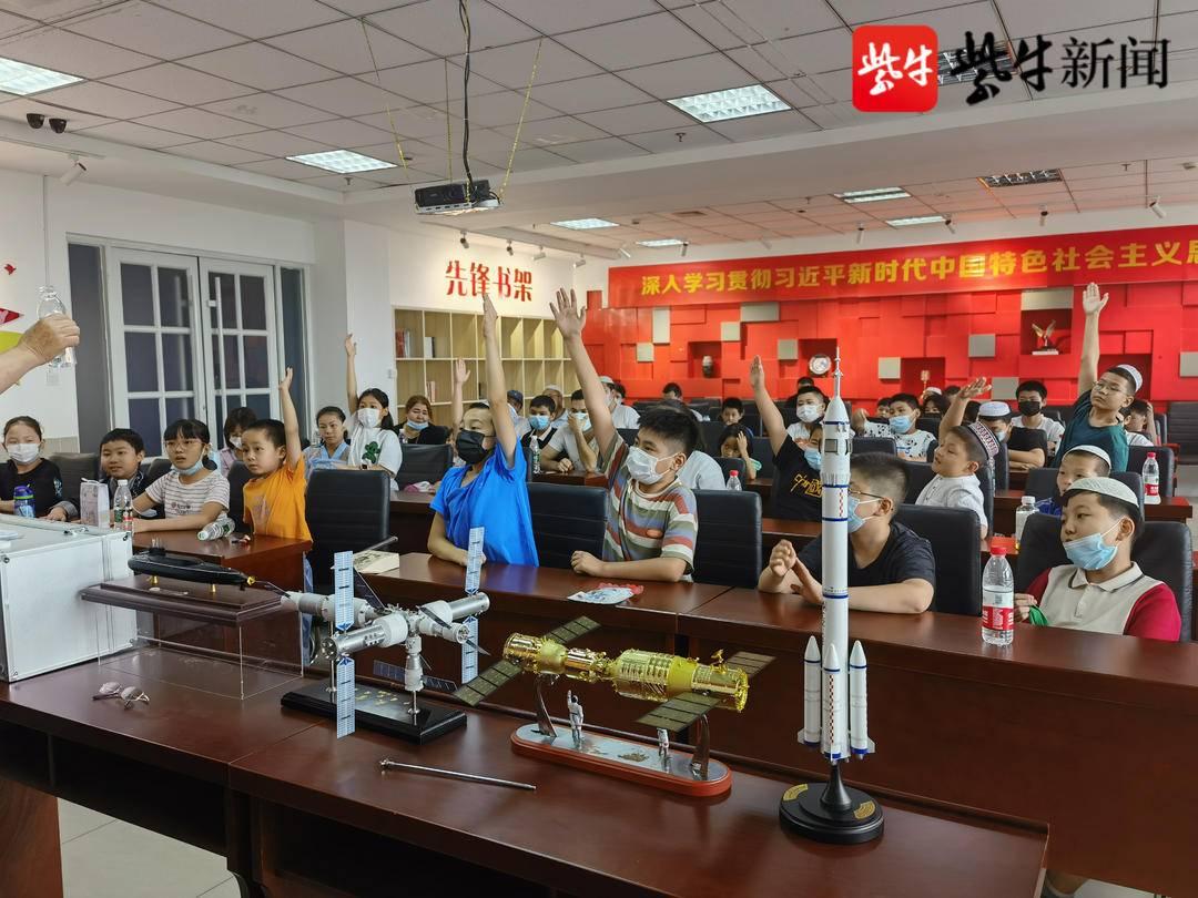 航天母舰名字——探索宇宙的新纪元,航天母舰命名揭晓,开启宇宙新纪元探索之旅