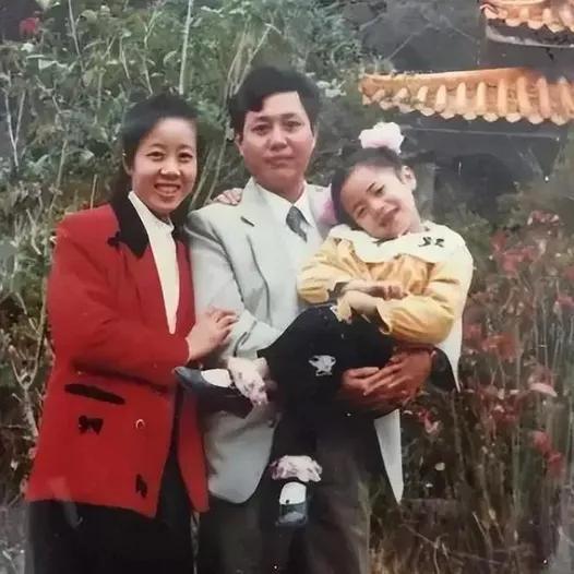 肖思明,一位引领时代的杰出人物,肖思明,时代引领者的杰出风采