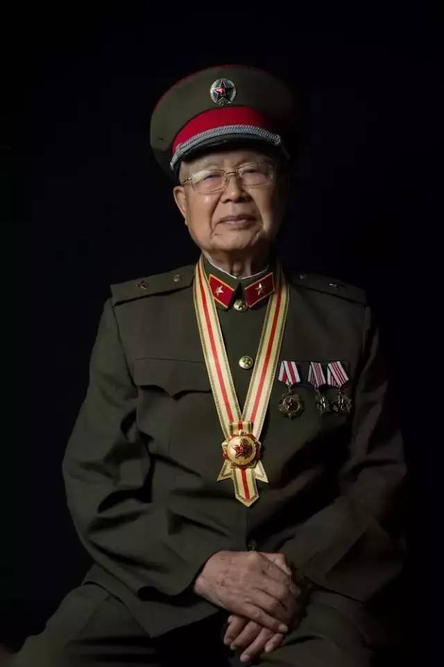 最新八一勋章获得者,荣誉背后的英雄赞歌,八一勋章获得者荣誉背后的英雄赞歌,致敬英雄赞歌