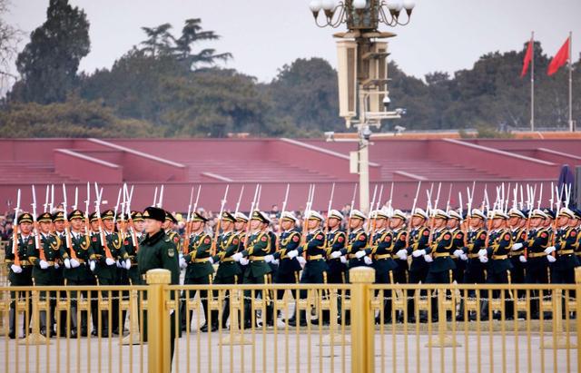 荣耀与威严展现