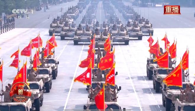 阅兵战旗方队中的多彩旗帜,阅兵战旗方队中的多彩旗帜展示风采