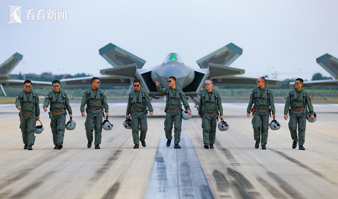 空十五军的荣耀与担当，空十五军，荣耀与担当的辉煌篇章