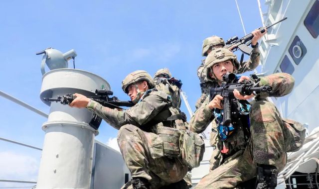 蛟龙突击队对决海豹突击队实战，一场顶尖特种部队间的较量，顶尖特种部队对决，蛟龙突击队与海豹突击队的实战较量