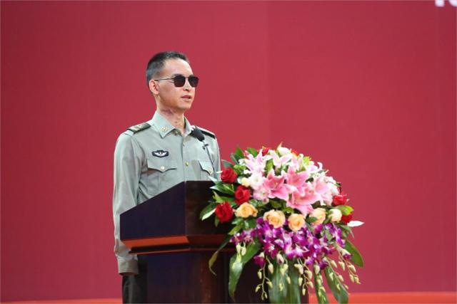 共和国勋章获得者杜富国的光辉事迹,杜富国,共和国勋章背后的光辉事迹