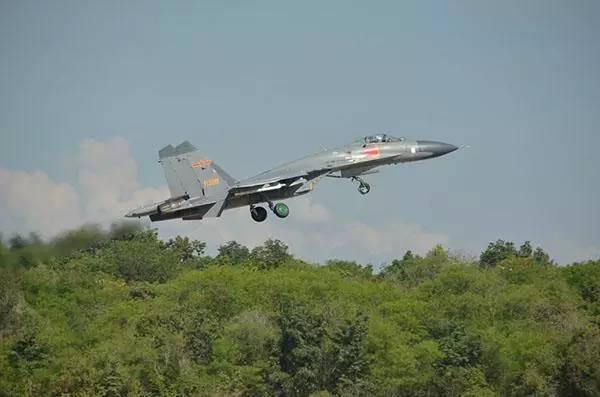 F-5战斗机,几代之间的跨越与传奇,F-5战斗机,跨越时代的传奇战斗传奇