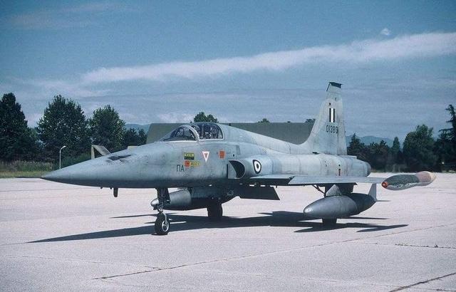 F-5战斗机,几代之间的跨越与传奇,F-5战斗机,跨越时代的传奇战斗传奇