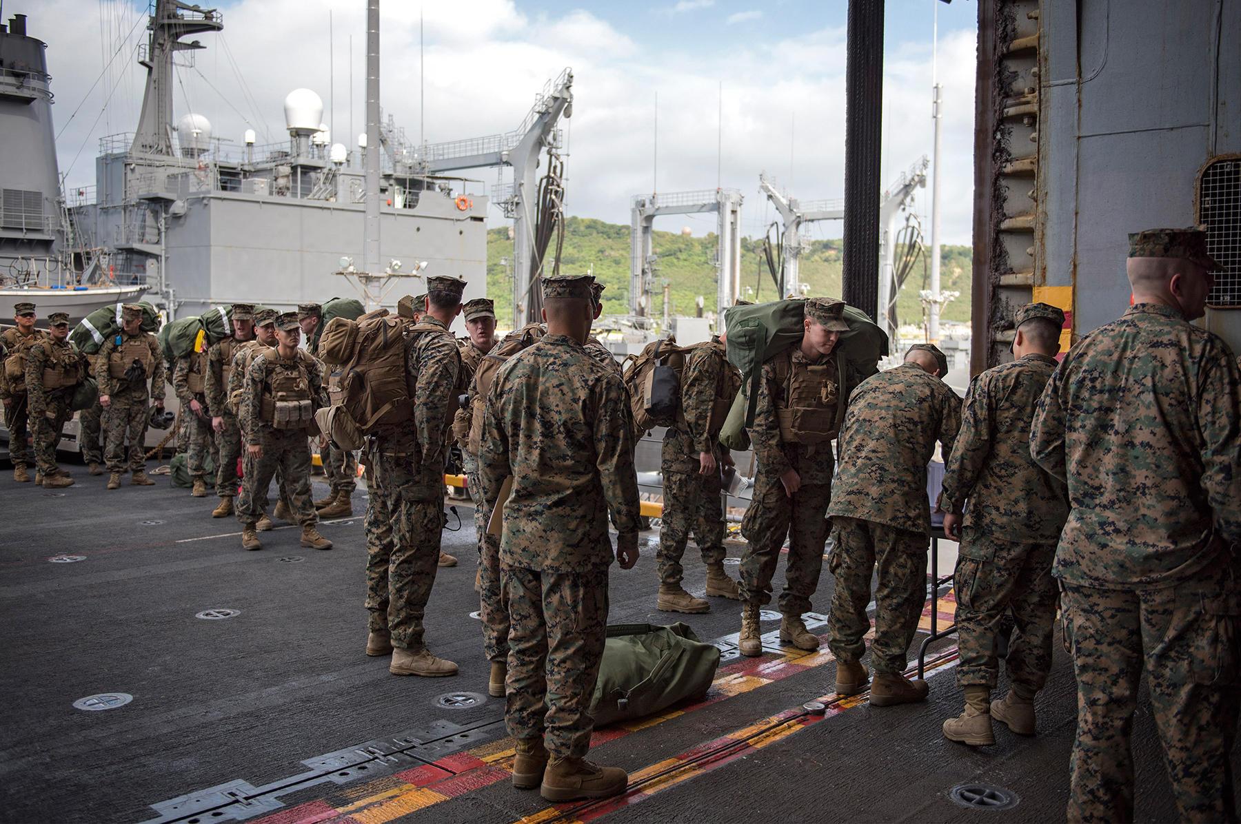 黄蜂级两栖攻击舰武器配置深度解析,黄蜂级两栖攻击舰武器配置全面解析