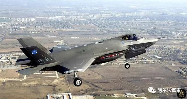 探索神秘的蓝天战士,F-22战斗机图片,揭秘蓝天战士,F-22战斗机震撼图片展示