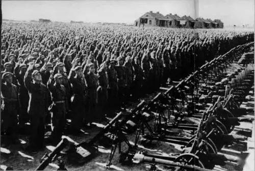 中国人民志愿军，司令员兼政治委员的无畏风采，中国人民志愿军司令员兼政治委员的无畏风采与英勇传奇