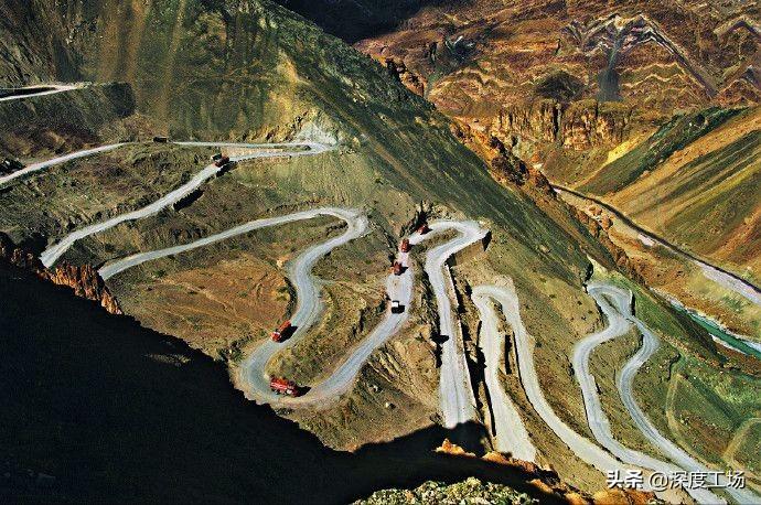 阿帕奇武装直升机与黑鹰直升机,载体与超越的传奇故事,阿帕奇与黑鹰直升机,传奇的载体与超越之旅