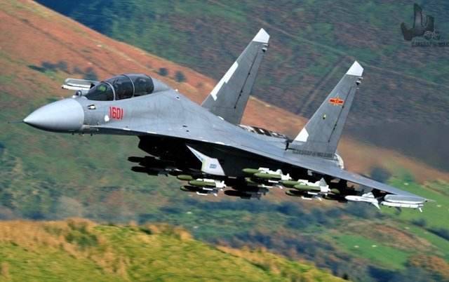 歼-16装备海军航空兵,空中力量的崭新篇章,歼-16装备海军航空兵,空中力量新篇章开启