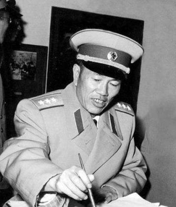 中国人民志愿军,司令兼政治委员的辉煌篇章,中国人民志愿军司令兼政治委员的辉煌历程