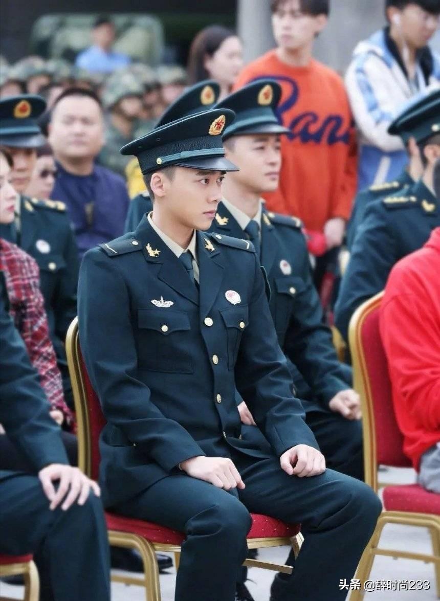 中国火箭军军服图片,展现力量与荣耀,中国火箭军军服展示力量与荣耀,英勇威武的图片一览