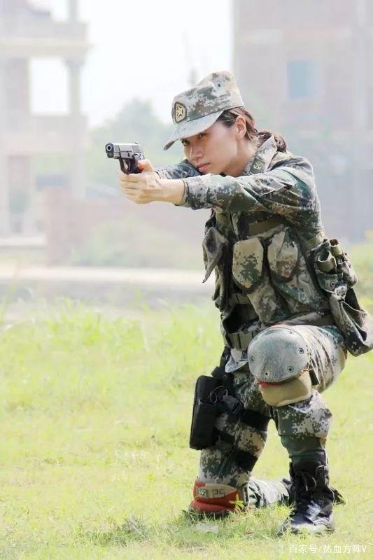 中国第一批女特种兵,破茧成蝶的荣耀征途,中国首批女特种兵,荣耀征途的蜕变之路