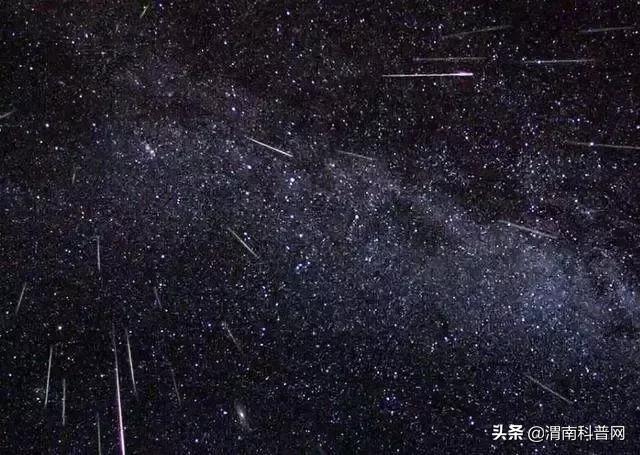 今天有流星雨吗？探寻夜空之美，探寻夜空之美，流星雨是否今夜降临？