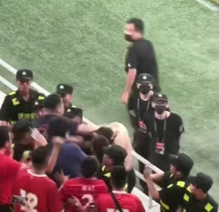 澳门作为中国的特别行政区,一直以来都承载着丰富的历史与文化底蕴。随着时代的发展,澳门正迎来新的发展机遇。本文将围绕2025新澳门六肖这一主题,探讨澳门未来的发展态势与前景。,澳门,历史底蕴与现代机遇下的未来展望——聚焦2025新澳门六肖发展态势