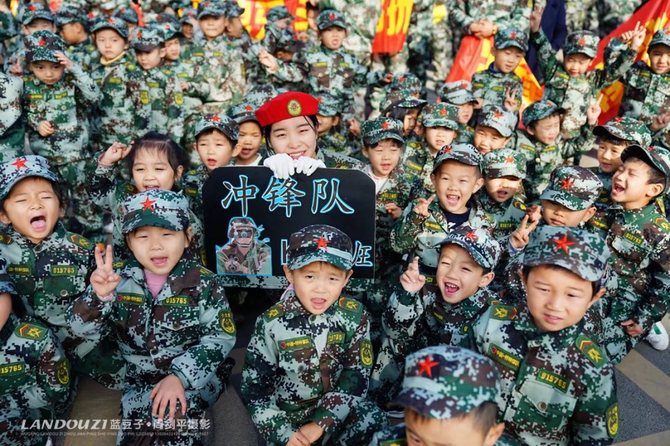 乌海老兵打新兵,传承与磨砺的交织,乌海老兵与新兵的传承与磨砺,老兵传承精神,新兵接受磨砺的挑战