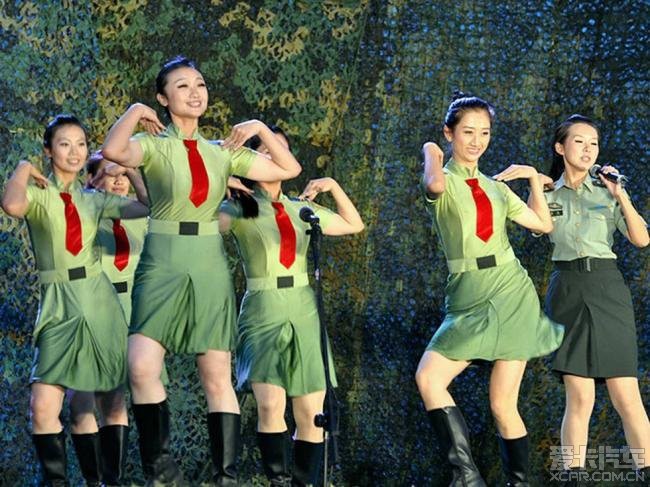 中国女兵最漂亮的表演——英勇与美丽的双重赞歌,中国女兵的英勇与美丽,双重赞歌的璀璨瞬间