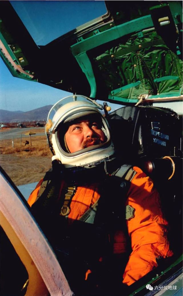 飞行员最高承受的马赫数,探索人类与速度的界限,飞行员承受极限马赫数,探索人类速度与界限的边界