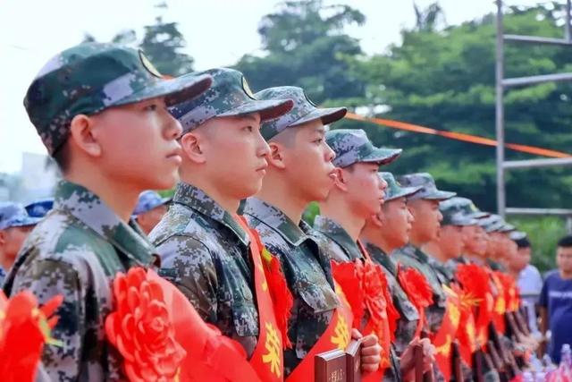 火箭军新兵军服,荣耀与责任的象征,火箭军新兵军服,荣耀与责任的标志