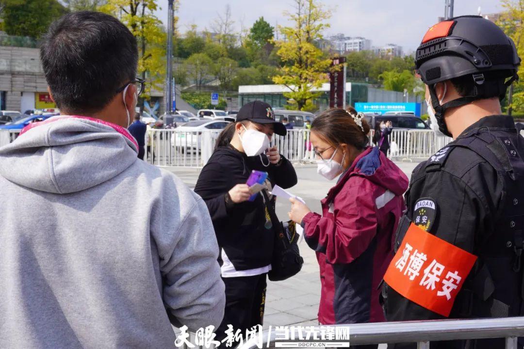 N95口罩一般佩戴多久需要更换,N95口罩的更换周期,了解更换时机与保持防护效果