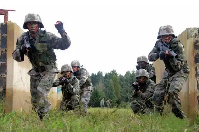 通信兵属于什么兵种,职责、特点与发展概述,通信兵,职责、特点与发展概述——揭秘兵种中的信息枢纽