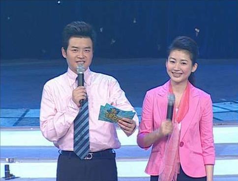 央视军事节目主持人视频,展现军事魅力与专业素养的完美结合,央视军事节目主持人风采,军事魅力与专业素养的完美结合视频